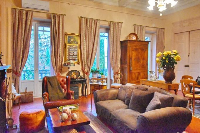 A louer APPARTEMENT T6 270 M2 TERRASSE BEDARIEUX