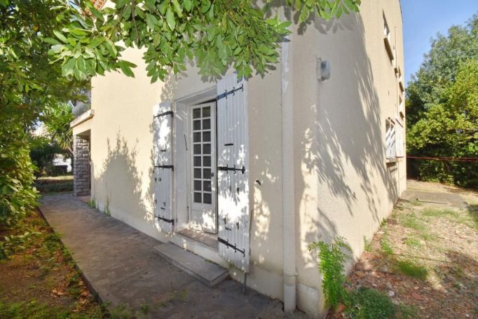 MAISON  DE MAîTRE BORD DE MER NARBONNE