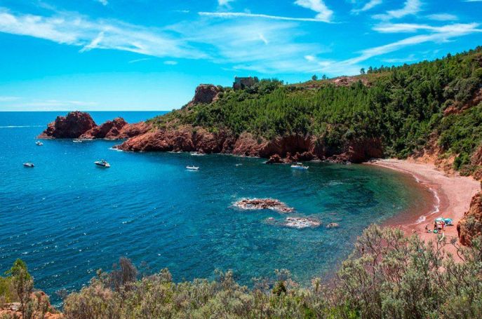 A louer APPARTEMENT DE PRESTIGE NEUF T2 41 M2 TERRASSE BORD DE MER FREJUS