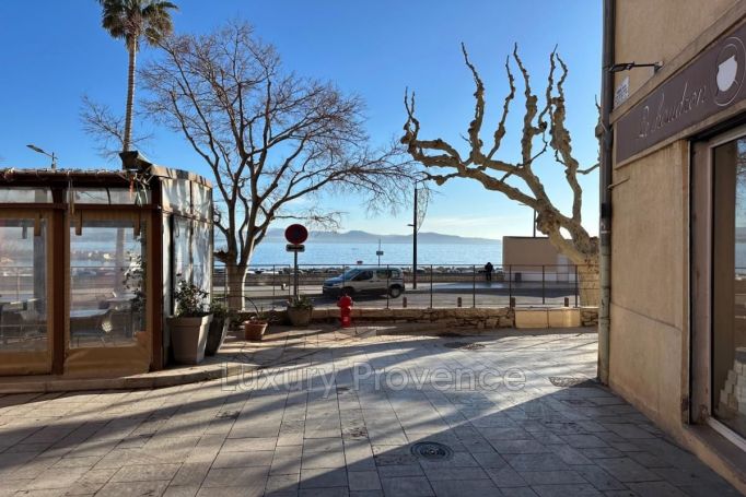 APPARTEMENT T2 27 M2 BORD DE MER LA CIOTAT