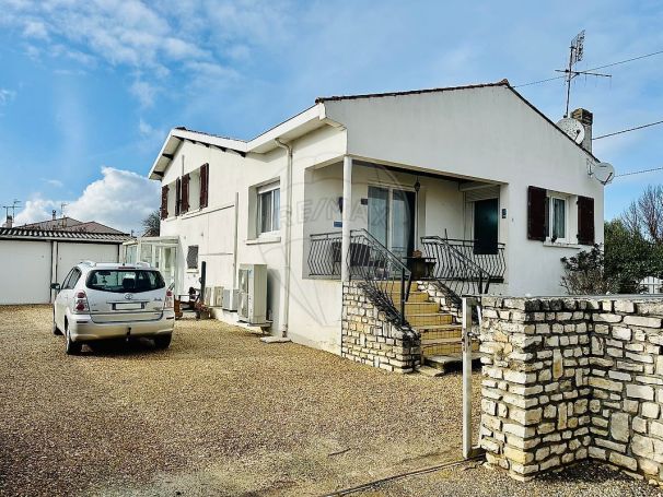 MAISON  D'ARCHITECTE BORD DE MER BOURCEFRANC LE CHAPUS