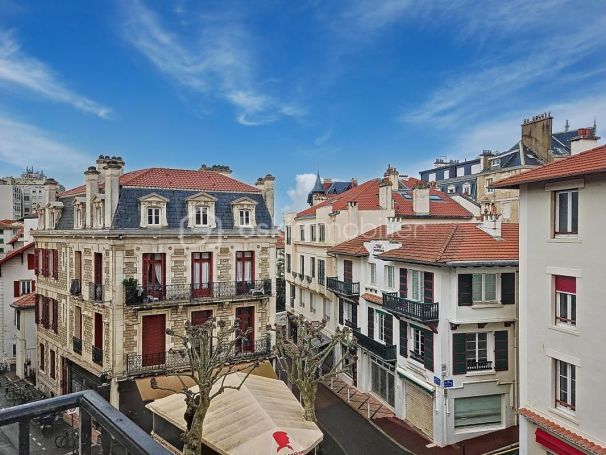 APPARTEMENT T3 64 M2 BORD DE MER BIARRITZ