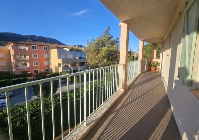 APPARTEMENT T3 40 M2 BORD DE MER CAVALAIRE SUR MER