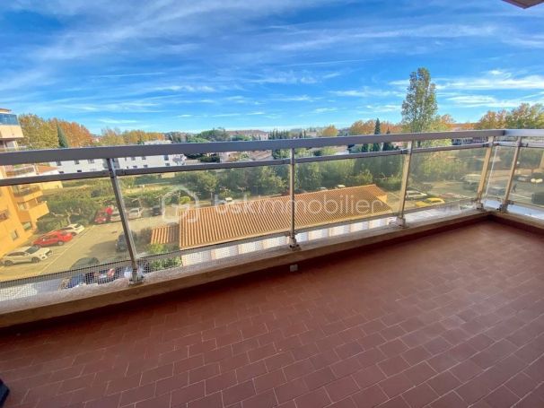 APPARTEMENT T2 45 M2 TERRASSE BORD DE MER FREJUS