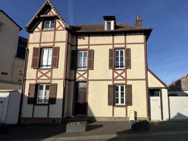 MAISON  DE MAîTRE BORD DE MER DIVES SUR MER