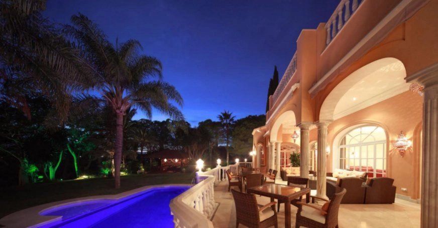 PENTHOUSE DE PRESTIGE  900 M2 TERRASSE PIEDS DANS L'EAU MARBELLA