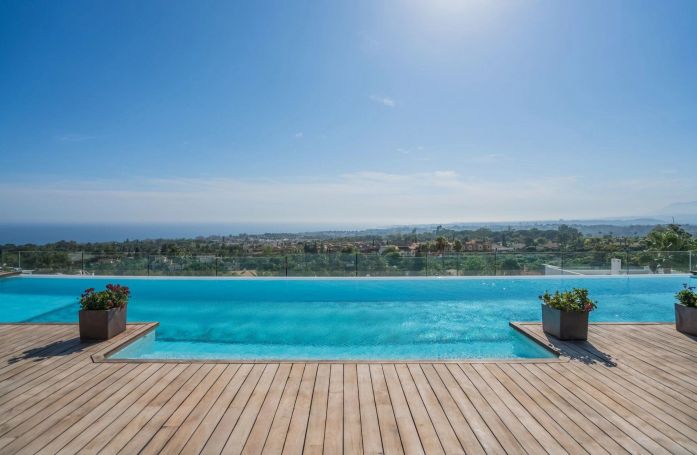 PENTHOUSE DUPLEX DE PRESTIGE T7 426 M2 TERRASSE PIEDS DANS L'EAU MARBELLA