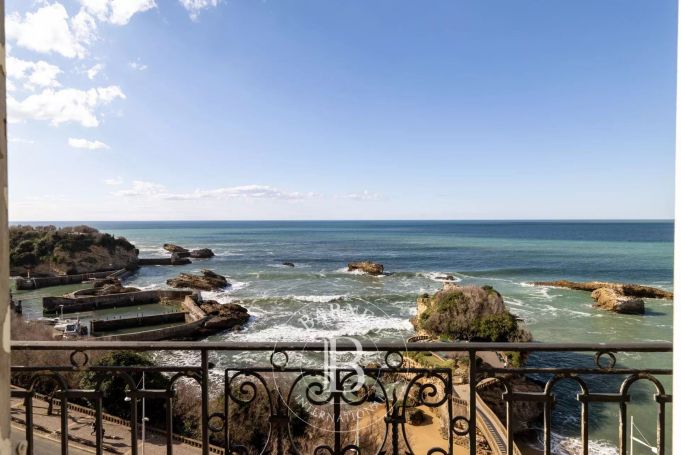 APPARTEMENT DE PRESTIGE T2 87 M2 VUE MER BIARRITZ