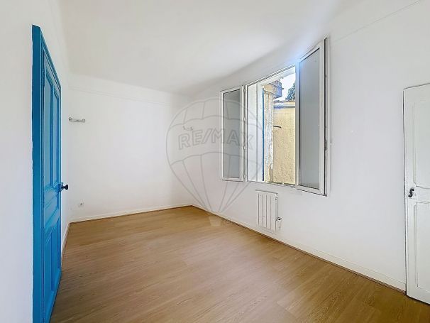 APPARTEMENT T3 77 M2  NIMES