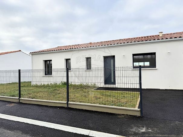 A vendre Maison 4 PIECES 80 M² Saint Just Luzac