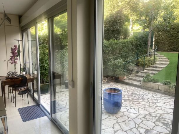 A vendre SPACIEUX appartement T4 98 M² Cannes