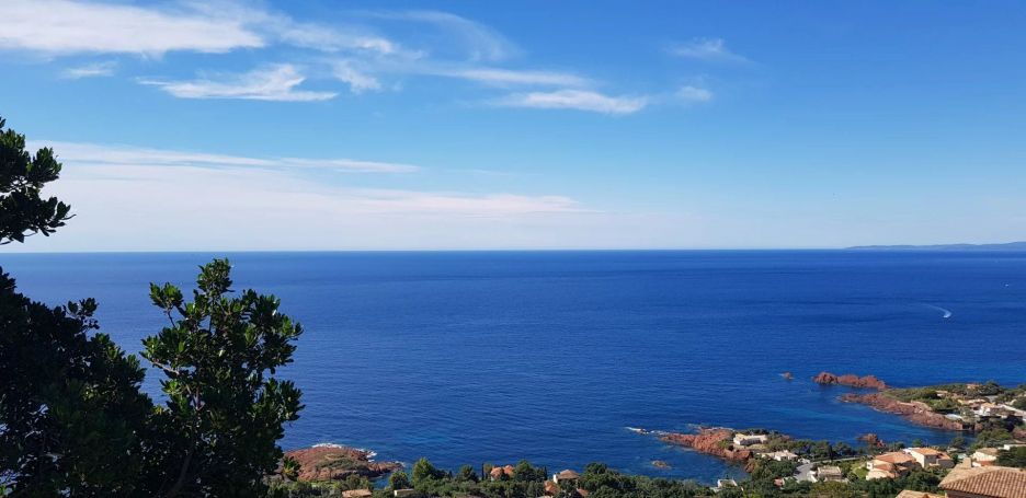 A vendre MAISON  10 PIECES 390 M2 VUE MER SAINT RAPHAEL