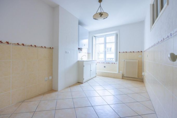 A louer APPARTEMENT T4 100 M2  NANTES