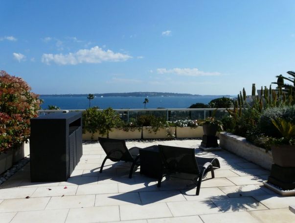 A vendre BEL Appartement T5 168 M² dernier ETage Cannes