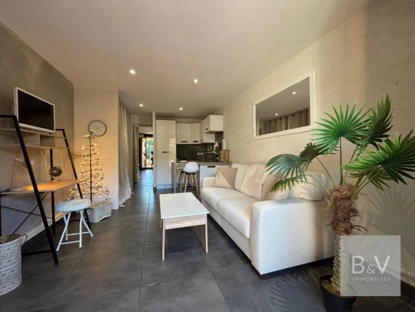 A vendre Studio 25 M² RENOVE VILLENEUVE LOUBET