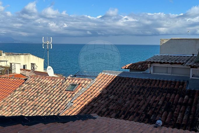 APPARTEMENT DUPLEX T3 33 M2 VUE MER ANTIBES