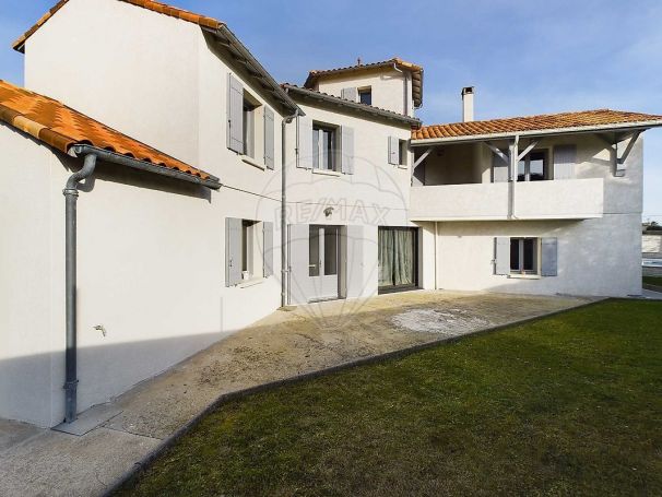 MAISON  CONTEMPORAINE BORD DE MER ROYAN