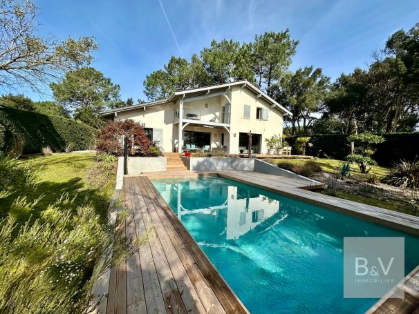 A vendre superbe Villa 7 pieces 237 m² proche mer Soustons Plage