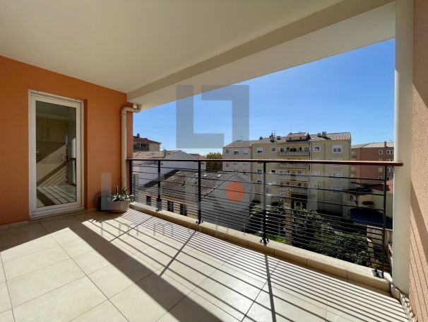 A vendre Magnifique appartement t3 69 M² dernier Etage Saint Aygulf