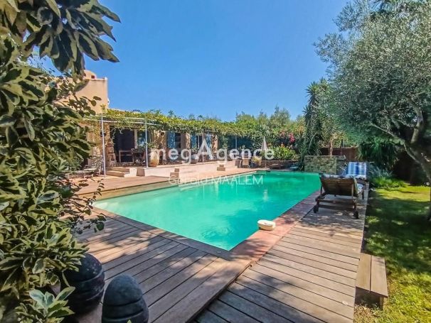 MAISON  7 PIECES 170 M2 BORD DE MER GRIMAUD