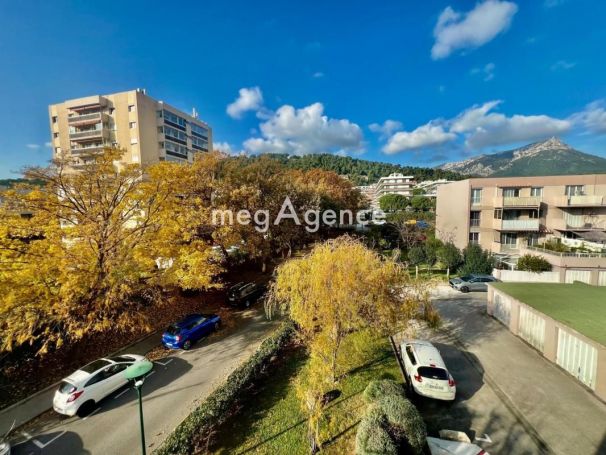 APPARTEMENT T2 45 M2 TERRASSE BORD DE MER LA GARDE