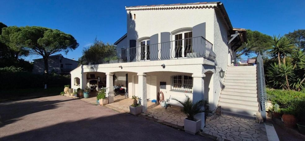 MAISON  5 PIECES 156 M2  PUGET SUR ARGENS