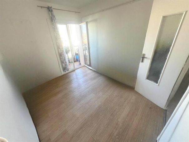 APPARTEMENT T3 52 M2 BORD DE MER TOULON