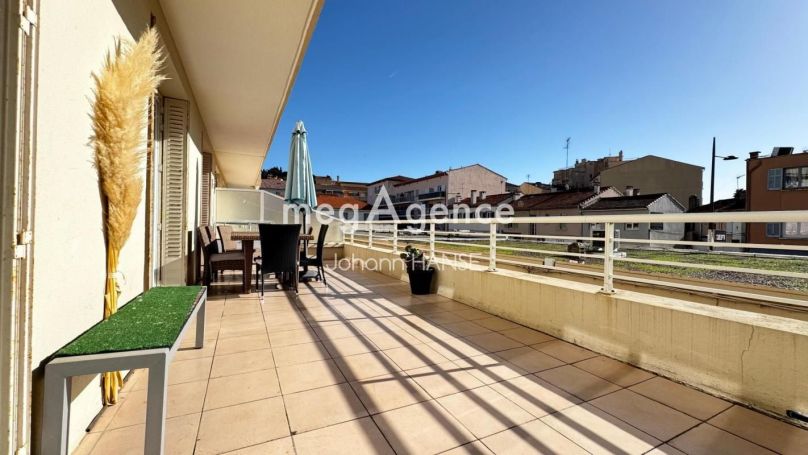 APPARTEMENT T4 65 M2 TERRASSE BORD DE MER SAINTE MAXIME