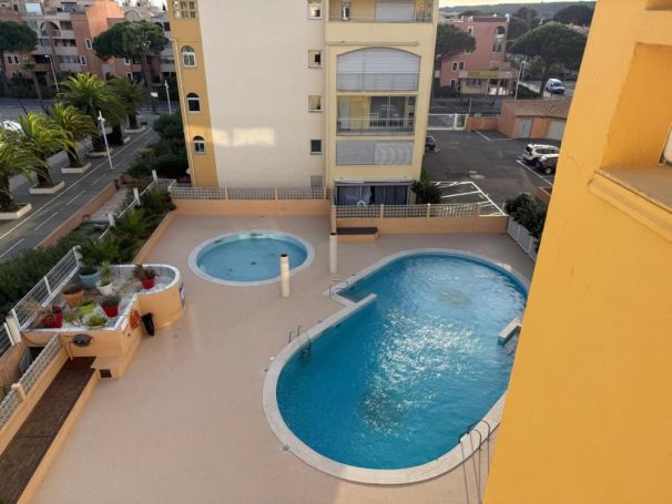 APPARTEMENT T2 27 M2 BORD DE MER GRUISSAN