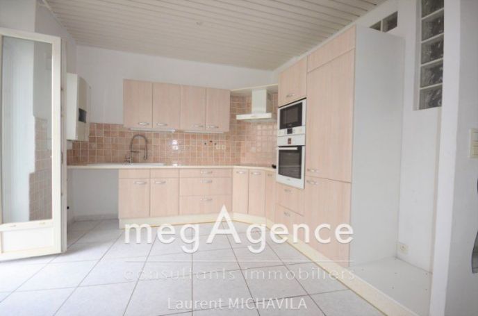 APPARTEMENT T3 63 M2 TERRASSE  BEZIERS