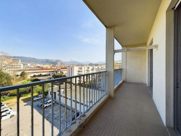 APPARTEMENT T2 38 M2 BORD DE MER AJACCIO