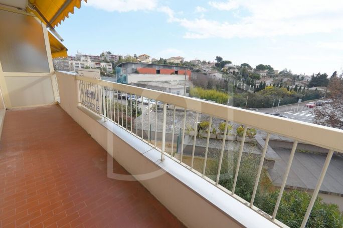 APPARTEMENT NEUF T5 88 M2 TERRASSE BORD DE MER ANTIBES