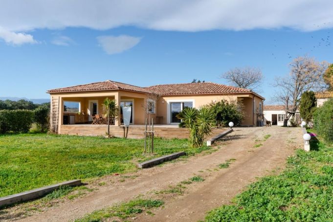 MAISON  CONTEMPORAINE  CUXAC D AUDE