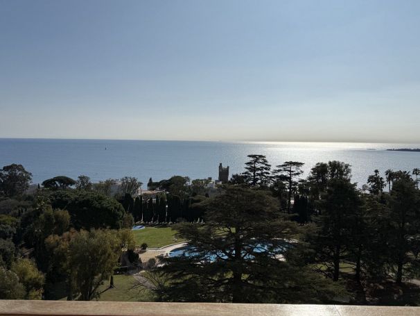 A louer  magnifique appartement EN LOCATION DE VACANCES 4 PIECES VUE MER Cannes