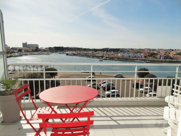 STUDIO  23 M2 TERRASSE BORD DE MER SAINT GILLES CROIX DE VIE