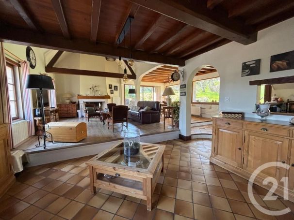 A vendre LONGèRE 11 PIECES 222 M2 BORD DE MER MONTREUIL SUR MER