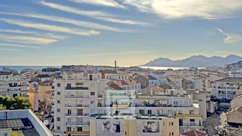 APPARTEMENT T2 51 M2 TERRASSE BORD DE MER CANNES