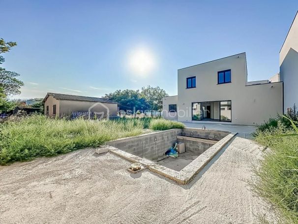 MAISON  CONTEMPORAINE BORD DE MER SERIGNAN