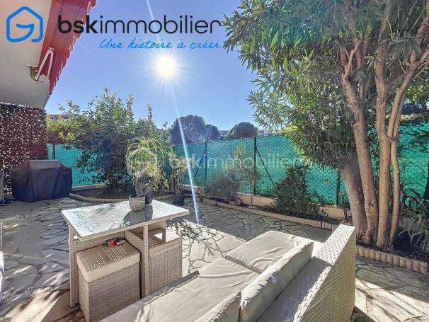 APPARTEMENT T3 56 M2 BORD DE MER ANTIBES