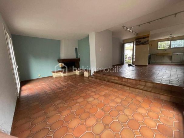 MAISON  5 PIECES 181 M2  PERPIGNAN