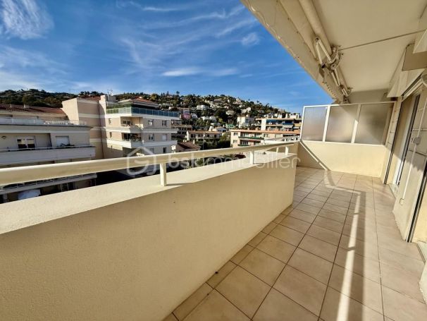 APPARTEMENT T3 65 M2 TERRASSE BORD DE MER MANDELIEU LA NAPOULE