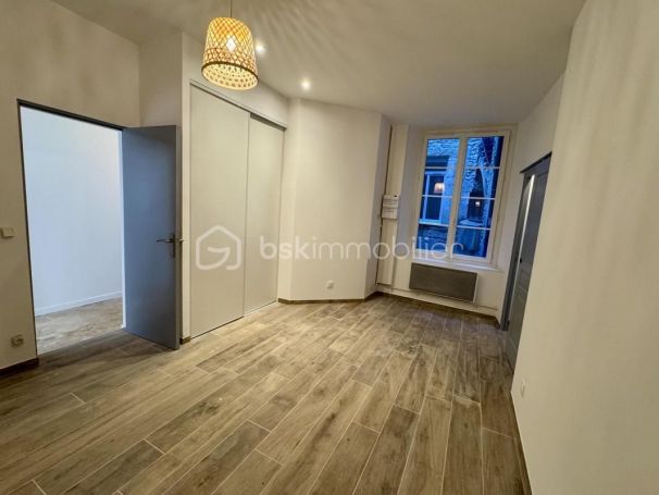 APPARTEMENT T2 68 M2  NIMES