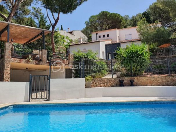 MAISON  6 PIECES 222 M2 VUE MER SETE