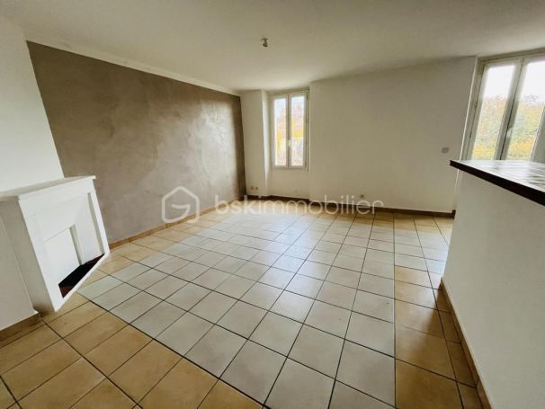 APPARTEMENT DUPLEX T6 95 M2  PUGET VILLE