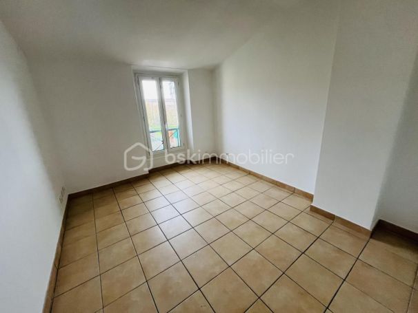 APPARTEMENT DUPLEX T6 95 M2  PUGET VILLE