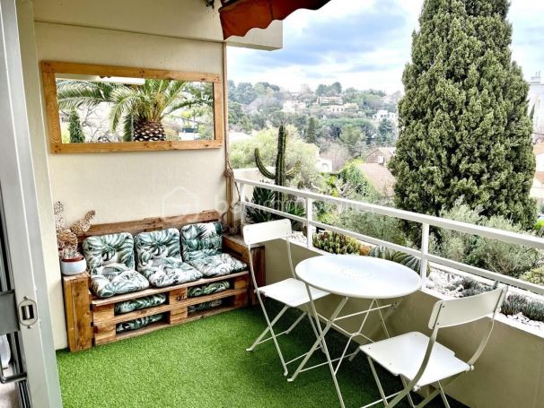 APPARTEMENT T3 86 M2 TERRASSE BORD DE MER TOULON