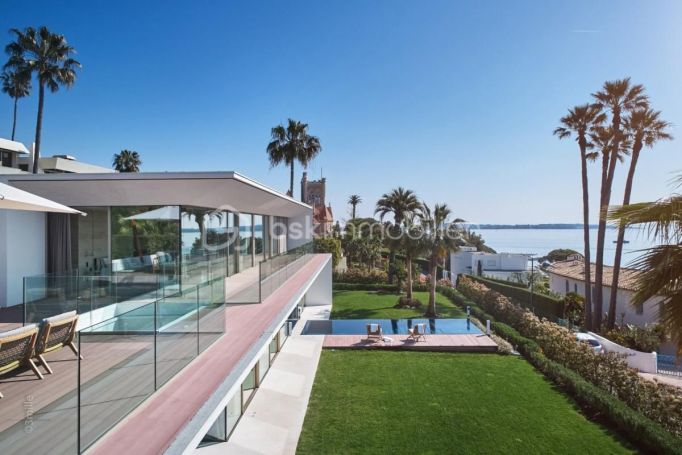 MAISON  CONTEMPORAINE VUE MER CANNES