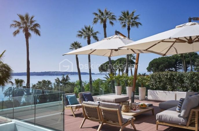 MAISON  CONTEMPORAINE VUE MER CANNES