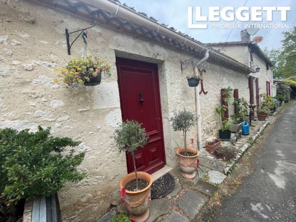 A vendre Charmante maison en pierre avec vue imprenable Les Leves Et Thoumeyragues