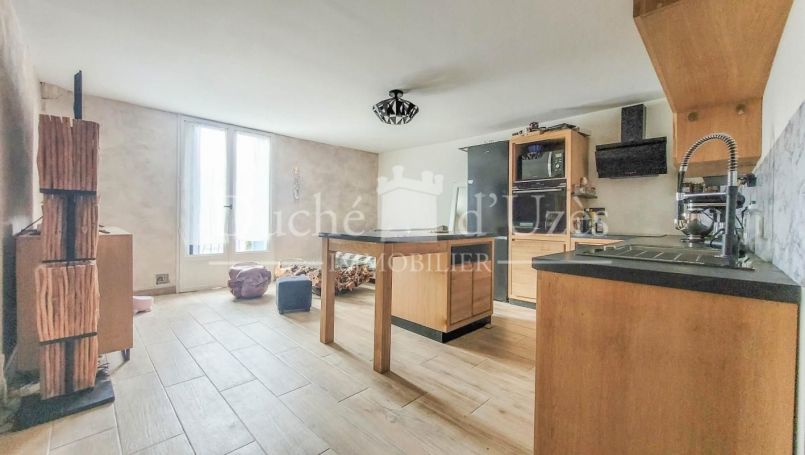 APPARTEMENT T3 71 M2  UZES